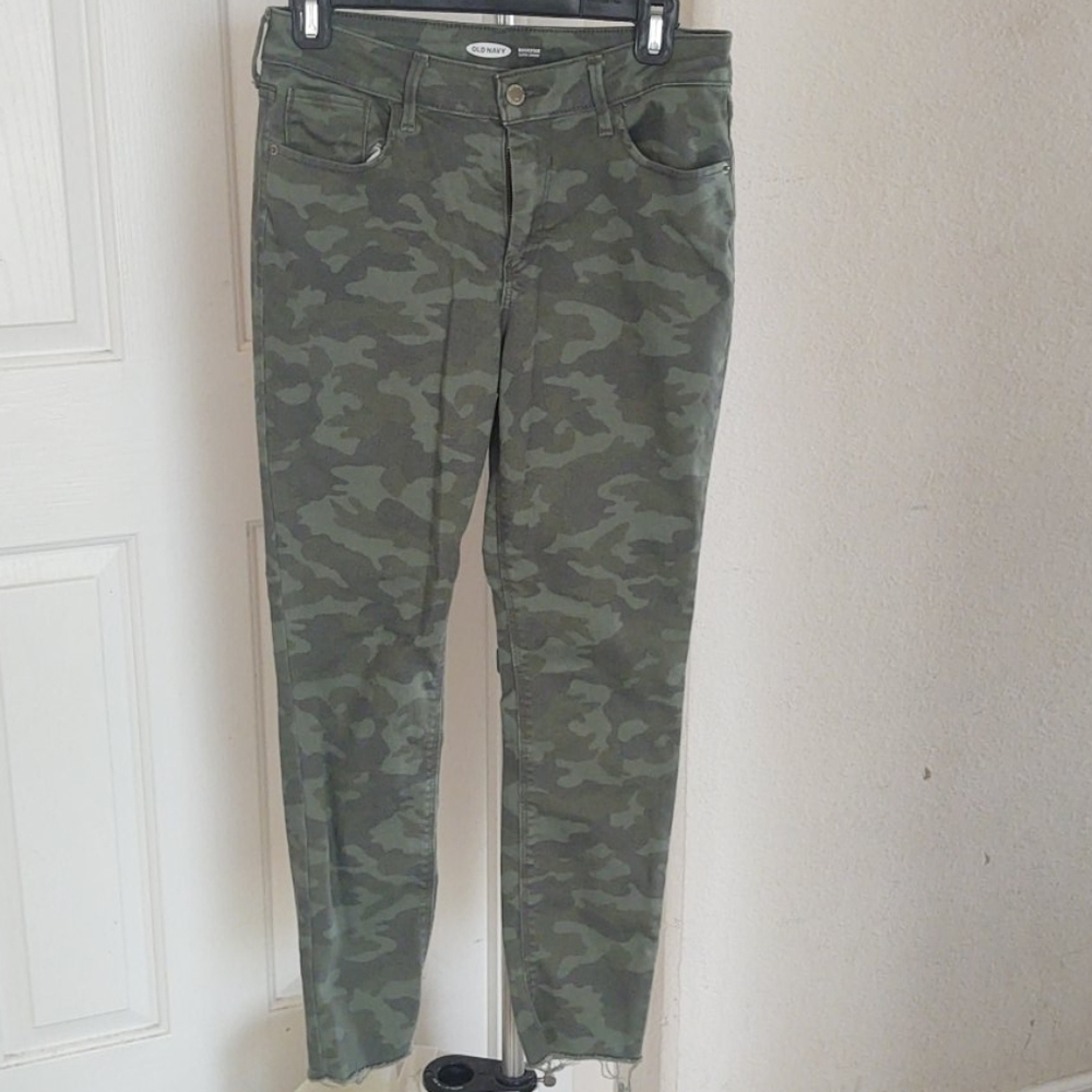 Old Navy size 8 camo pants